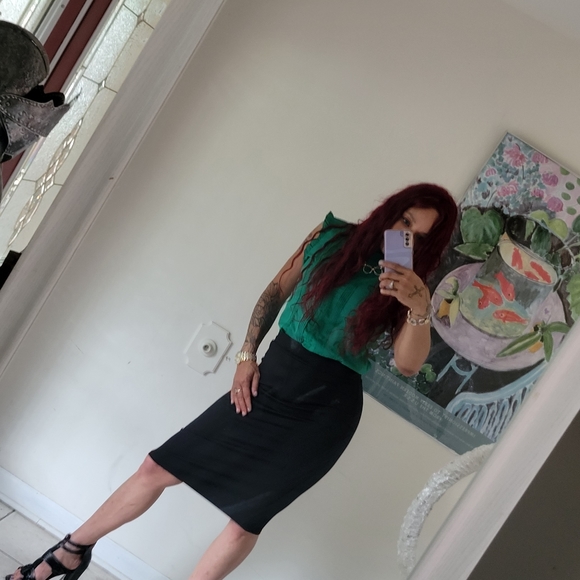 Meet your Posher, Suzanne - Picture 2 of 3